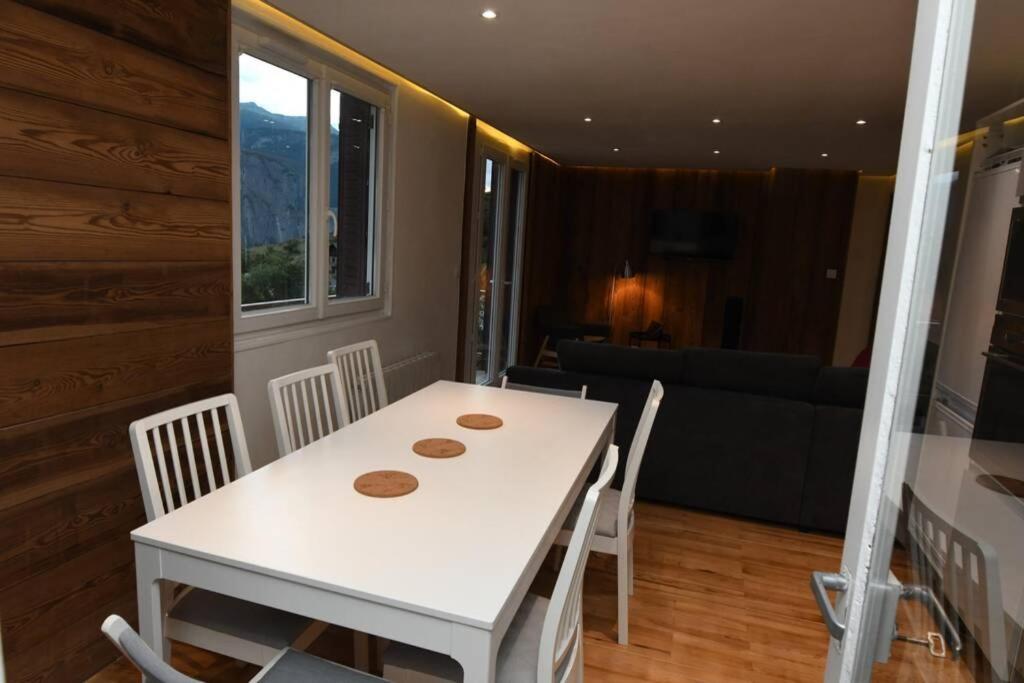 Logement Renove Avec Vue Panoramique La Saussaz Bagian luar foto