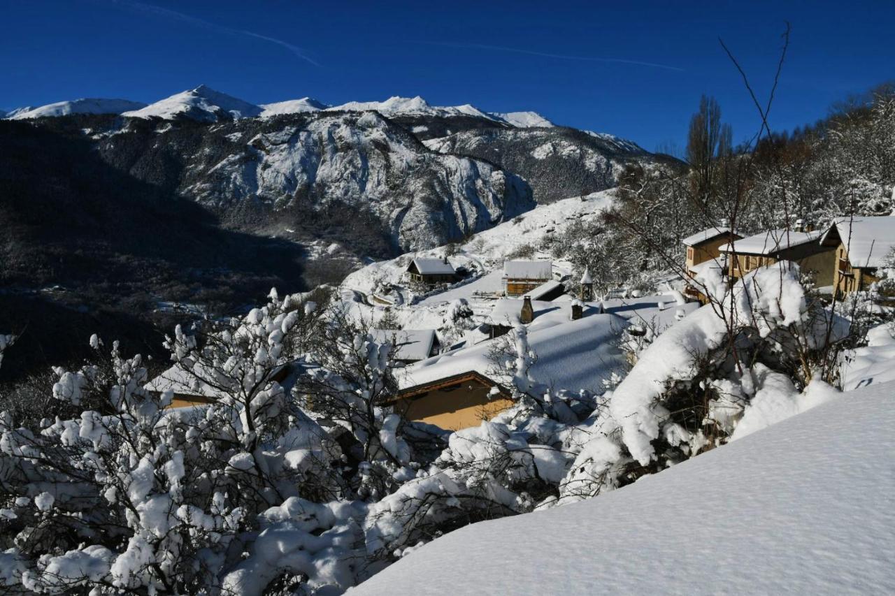 Logement Renove Avec Vue Panoramique La Saussaz Bagian luar foto